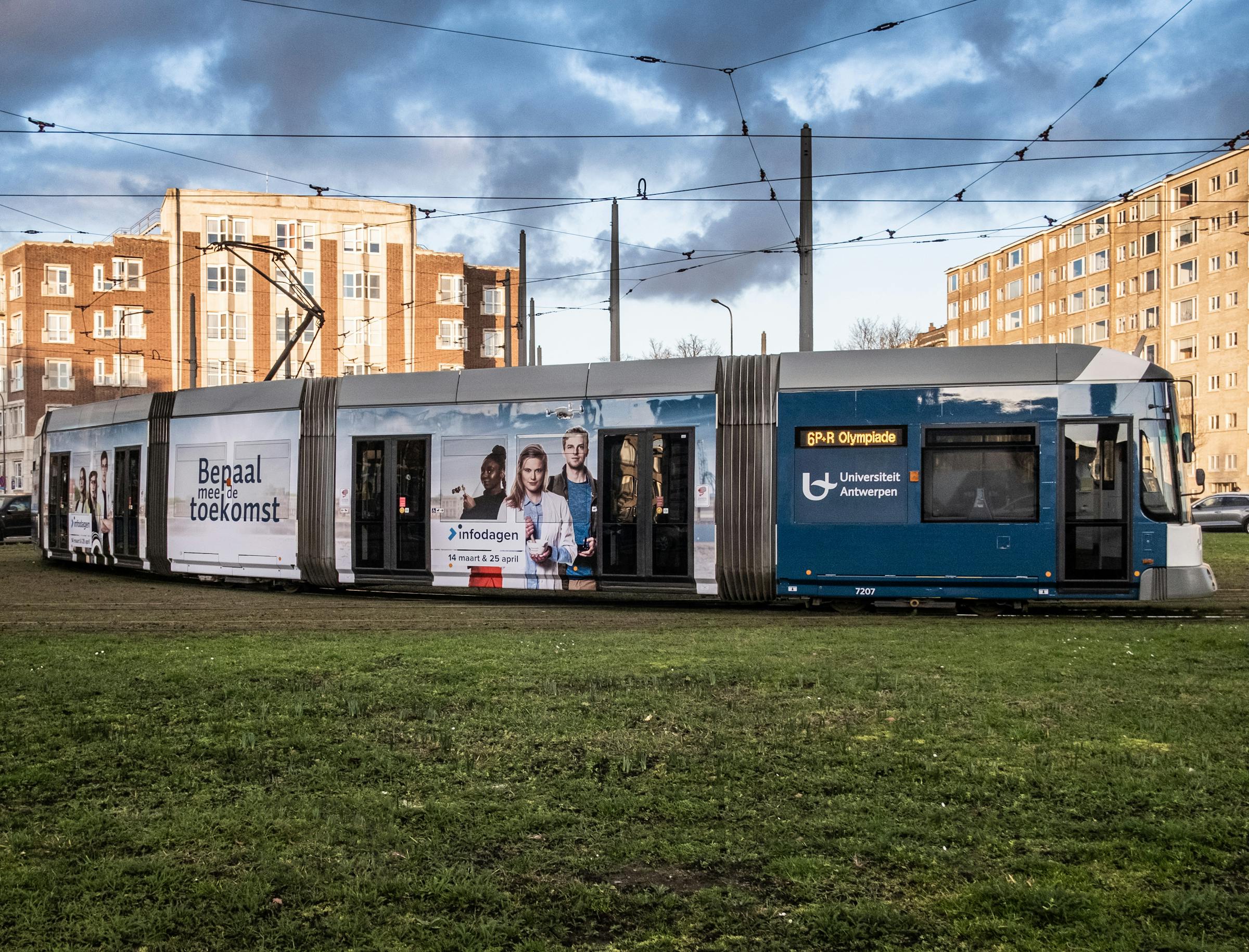 Tram - full wrap - Universiteit Antwerpen